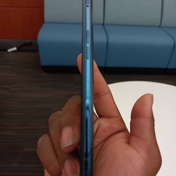 Metro phone government service size 163.1x74.9x8.3 Brand DE2117 - Picture 8 of 9